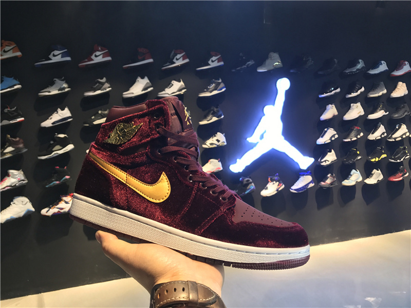 Air Jordan 1 Night Maroon 832596 640